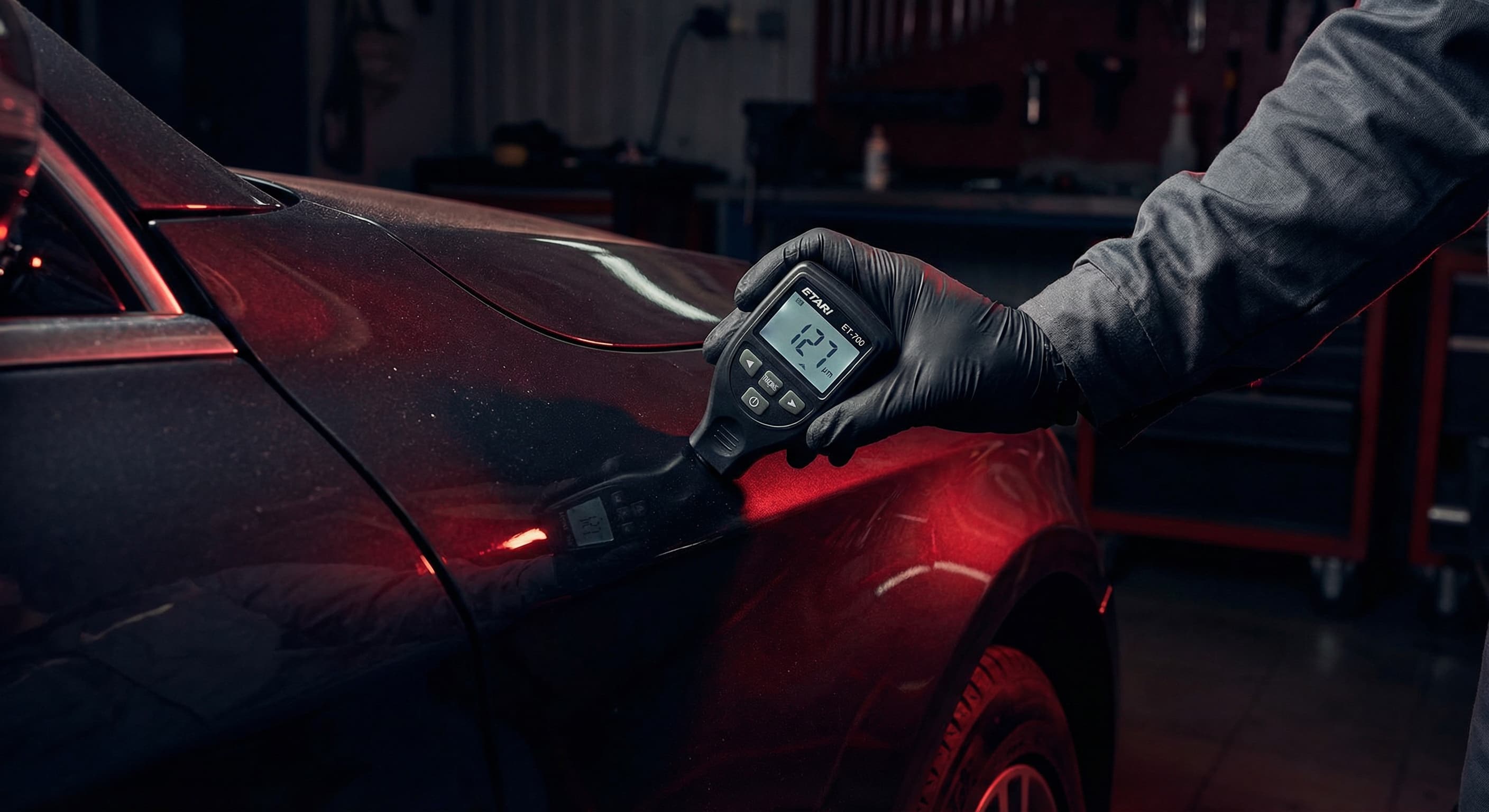 Замер толщины ЛКП автомобиля толщиномером Etari ET-700